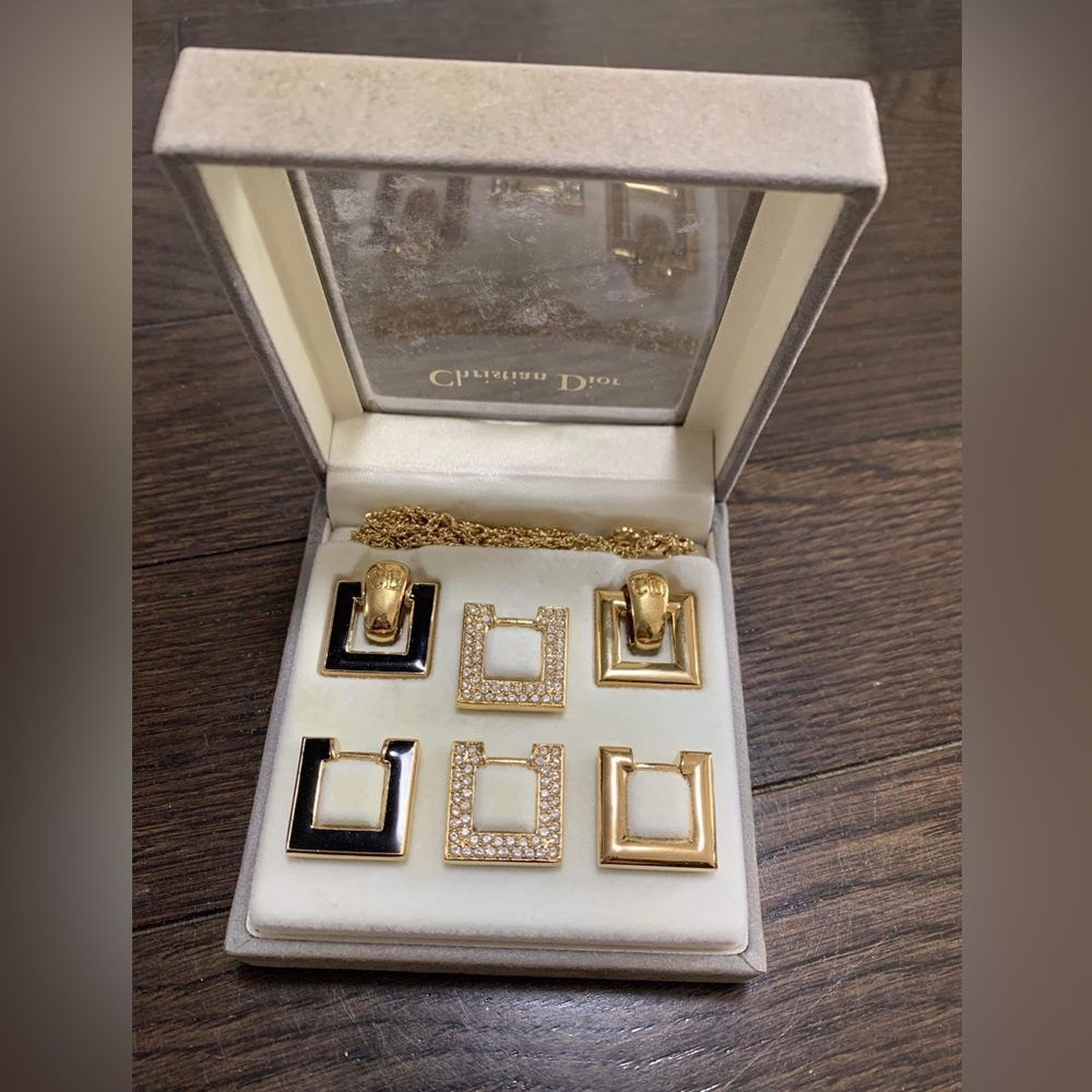 CHRISTIAN DIOR NECKLACE SET/ Clip type earrings